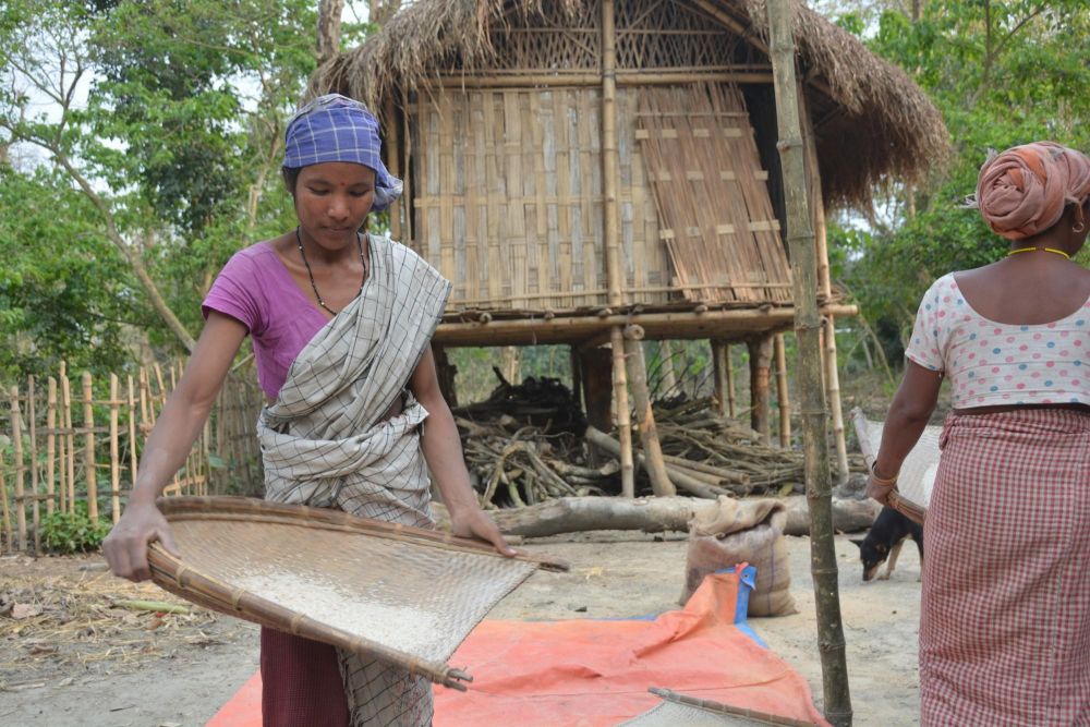 femmes de l'ethnie mising sur l'île de Majuli