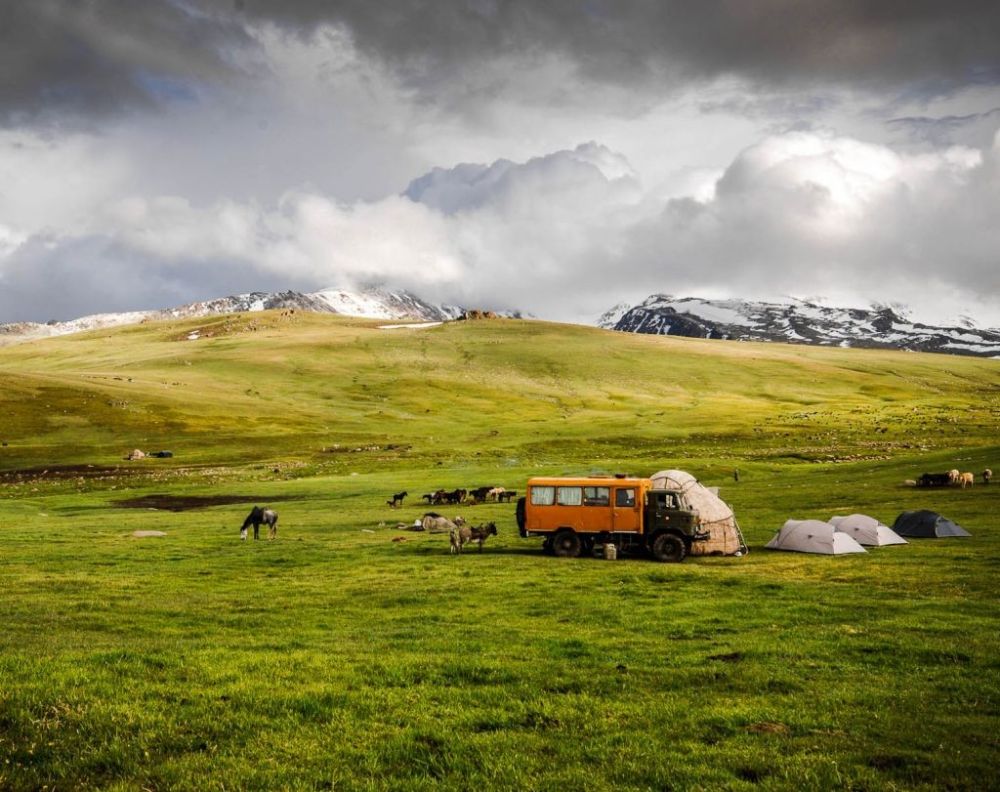 L'incroyable lac Kol Suu , à 3 500 mètres d'altitude