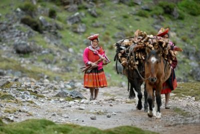 Andine et chemin muletier dans la vallée sacrée