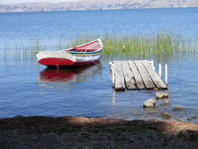 Barques traditionnelles sur le lac Tititcaca